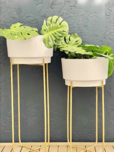 Set of 2 Metal Planters - White