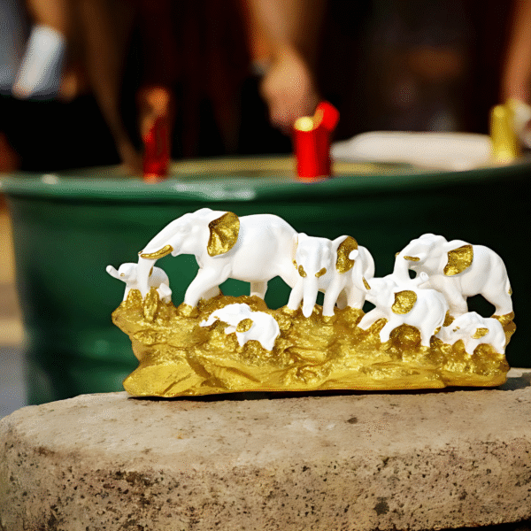 Parade of Elephant Showpiece